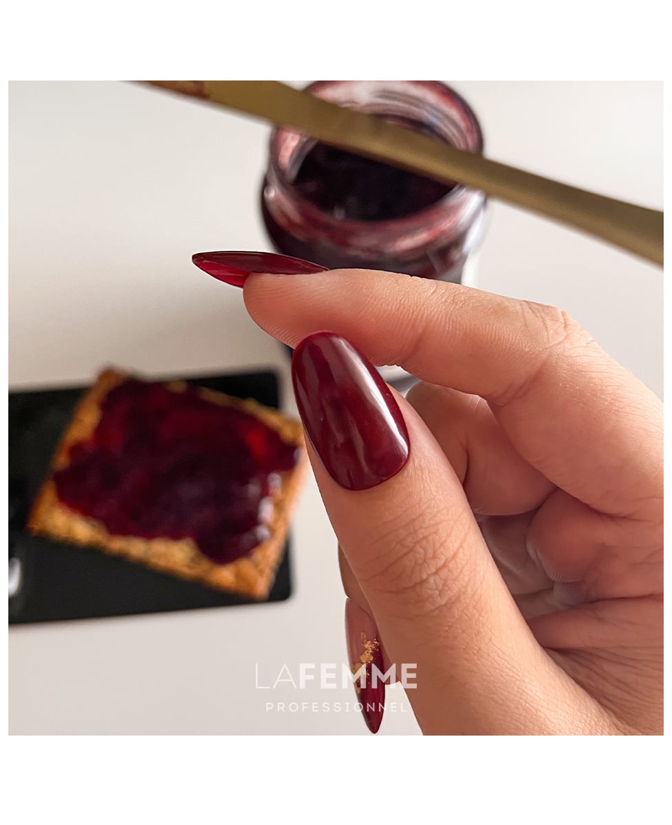 La Femme Black Cherry H382